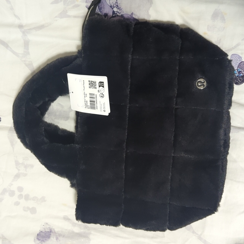 Lululemon plush mini tote NWT